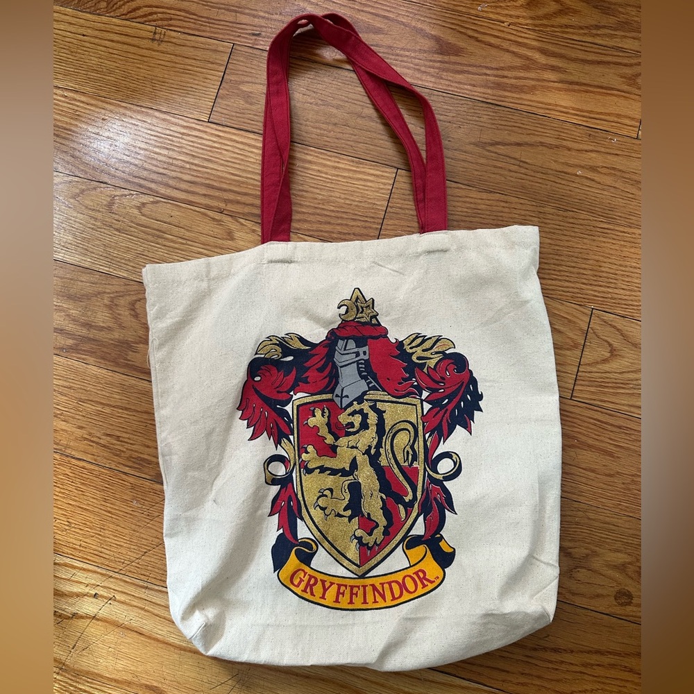 NWT Harry Potter Tote - Gryffindor